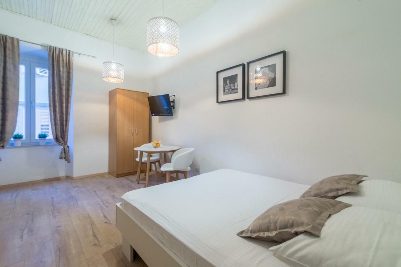 Studios & Apartments Porto Задар Екстер'єр фото